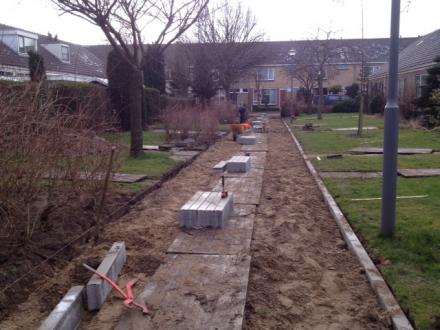 Hofje voorzien van nieuwe bestrating Heemskerk